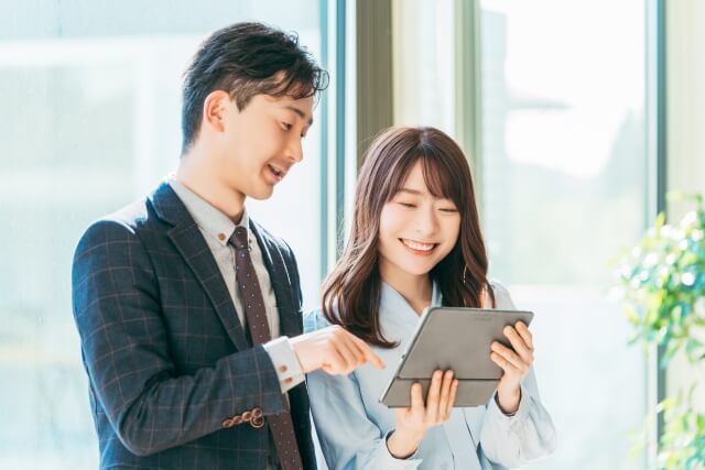 ビジネス会議でタブレットを共有